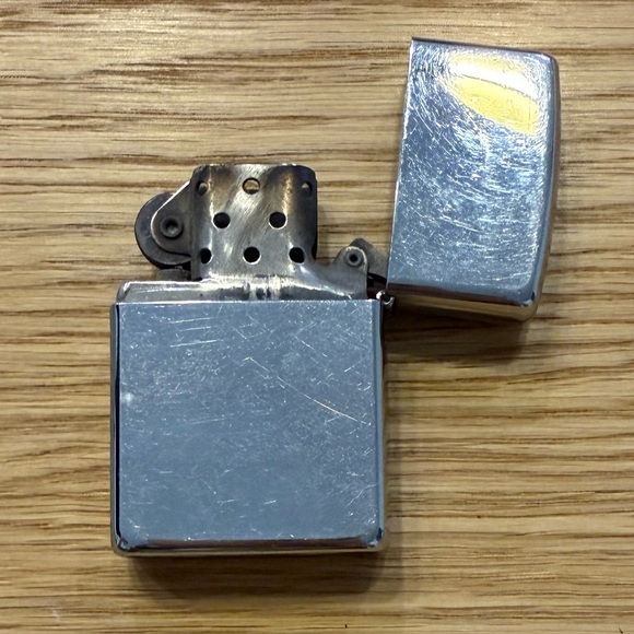 Vintage Silver Chrome 1996 1990s Zippo Flip Top Lighter - Picture 1 of 8